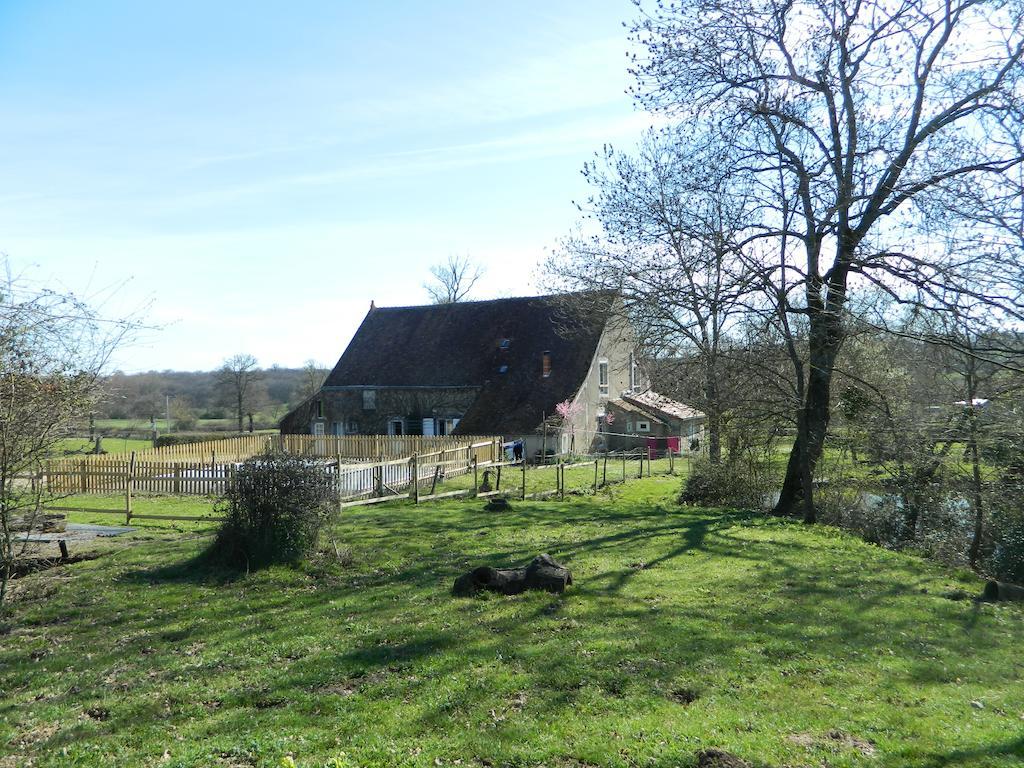 Meubles De Tourisme La Reserve Saint-Pierre-les-Bois Buitenkant foto